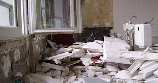 Демонтаж хрущевки в Заинске - удаление старых полов и стен по выгодной цене от 1780 рублей.
